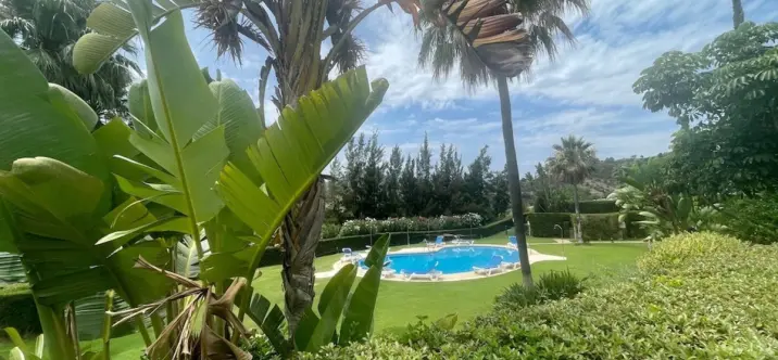 Продажа апартаментов на среднем этаже в Benahavís 3