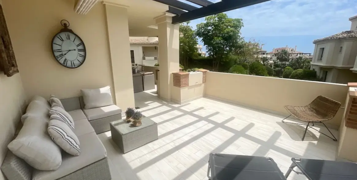 Продажа апартаментов на среднем этаже в Benahavís 12