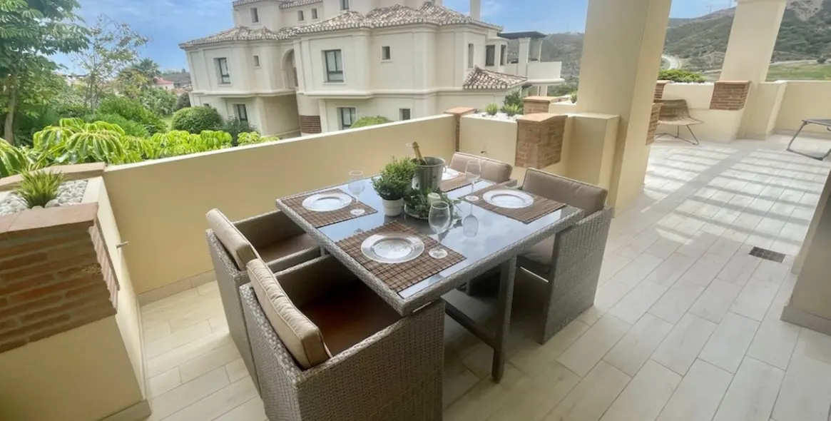 Продажа апартаментов на среднем этаже в Benahavís 13