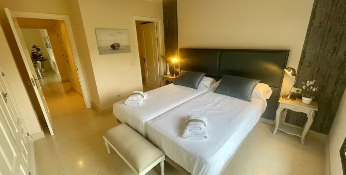 Продажа апартаментов на среднем этаже в Benahavís 19