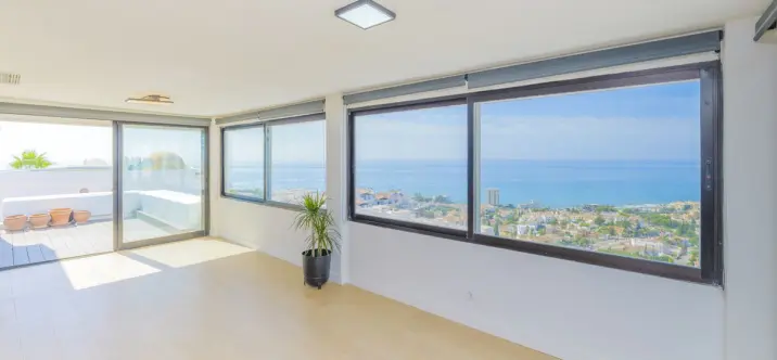 Sale of penthouse in Riviera del Sol 4