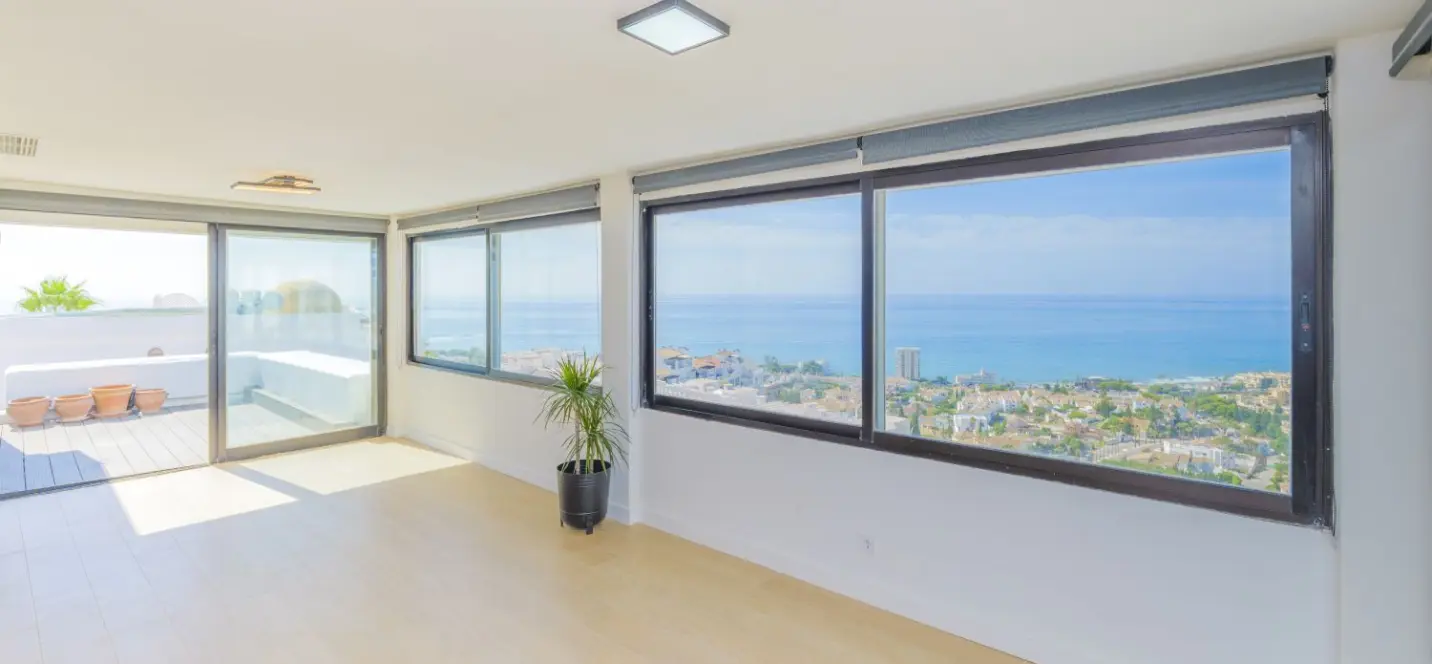 Sale of penthouse in Riviera del Sol 0