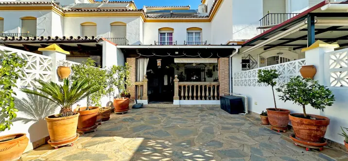Продажа таунхауса в Estepona 0