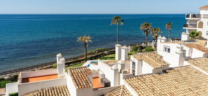 Sale of penthouse duplex in Calahonda 2