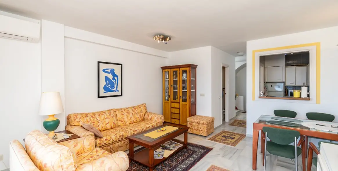 Sale of penthouse duplex in Calahonda 8