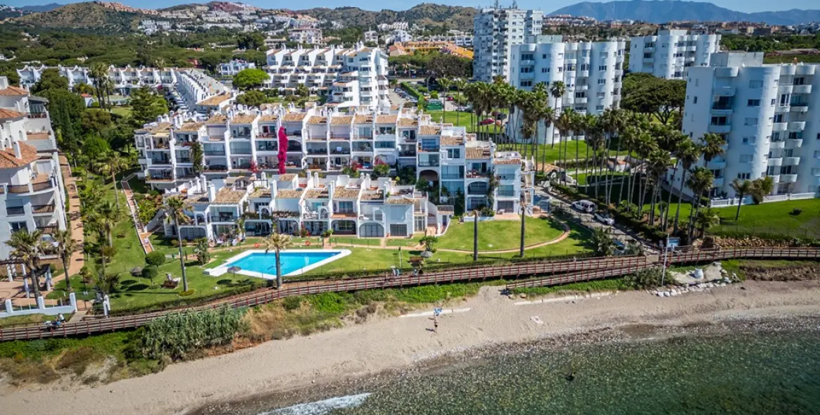 Sale of penthouse duplex in Calahonda 19