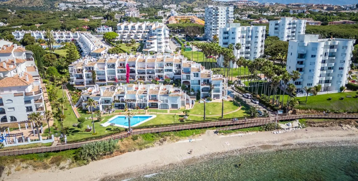 Sale of penthouse duplex in Calahonda 20