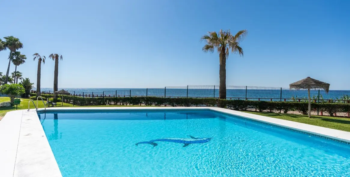 Venta de ático dúplex en Calahonda 23