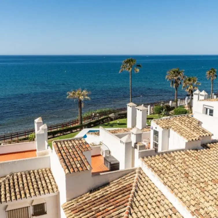 Sale of penthouse duplex in Calahonda