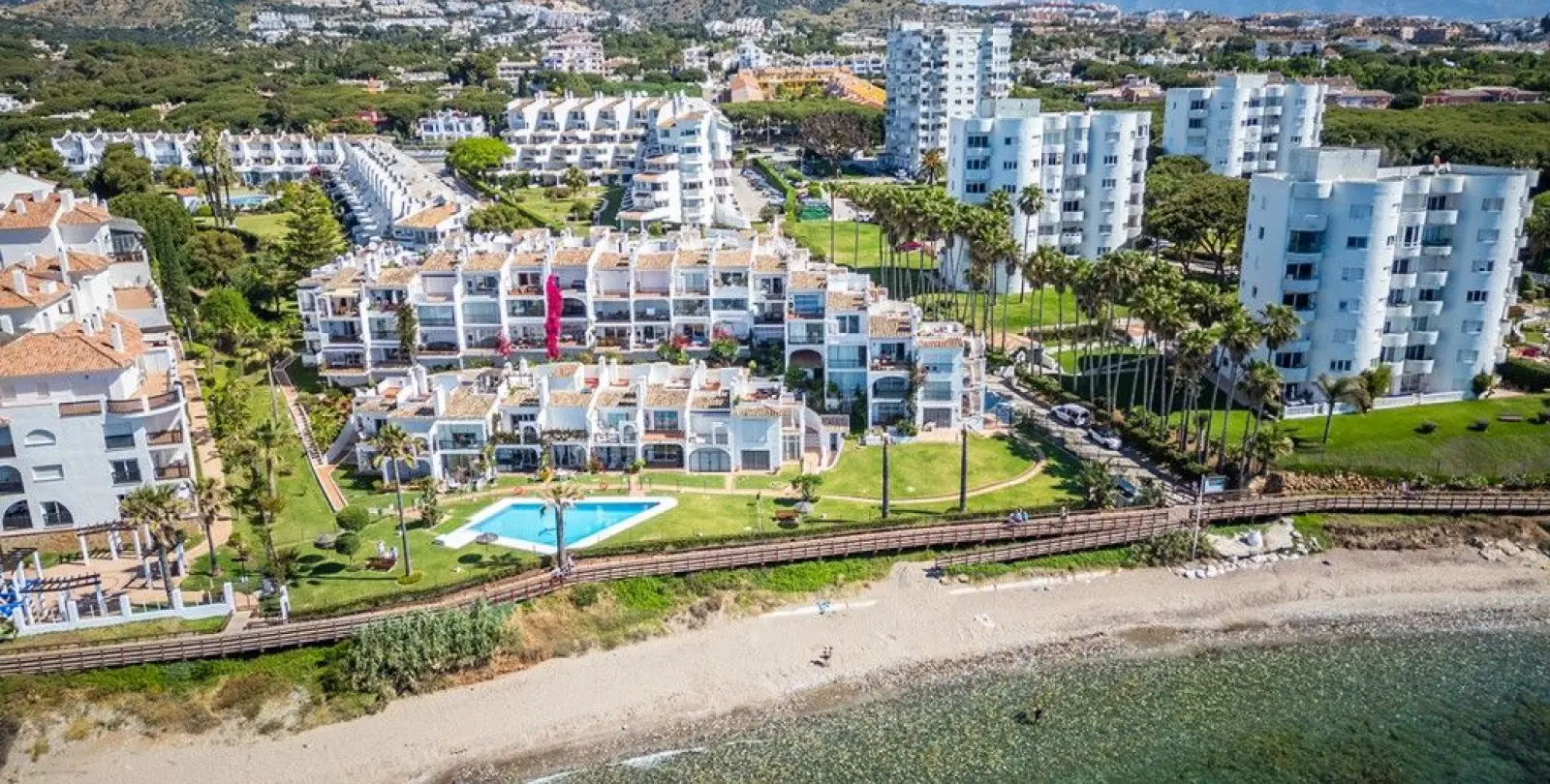 Sale of penthouse duplex in Calahonda 20