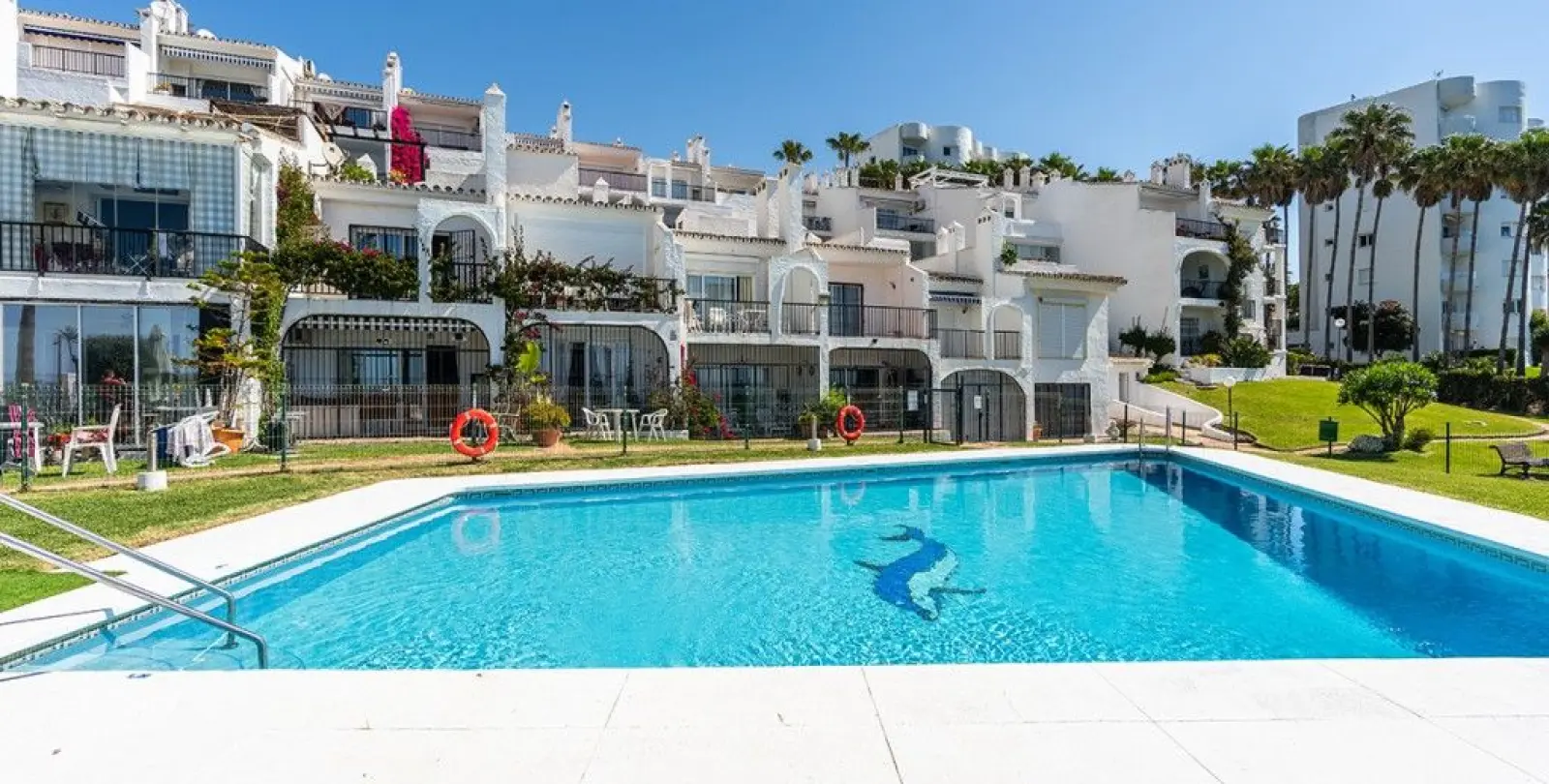 Sale of penthouse duplex in Calahonda 24