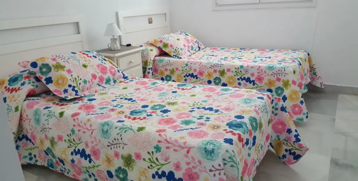 Продажа дома на две семьи в Estepona 25