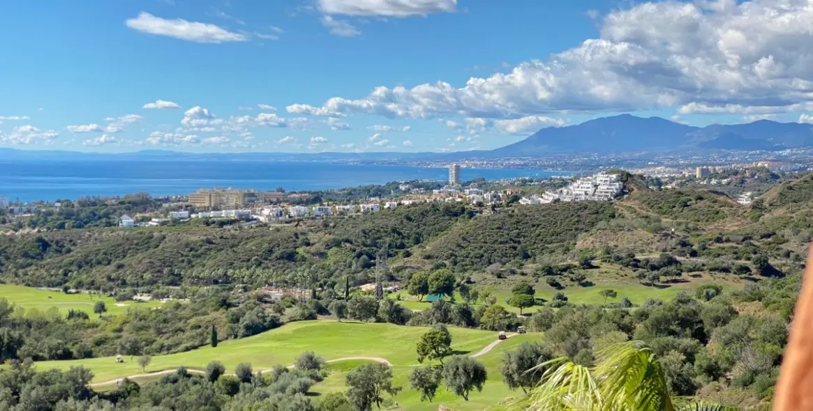 Sale of penthouse in El Rosario 33