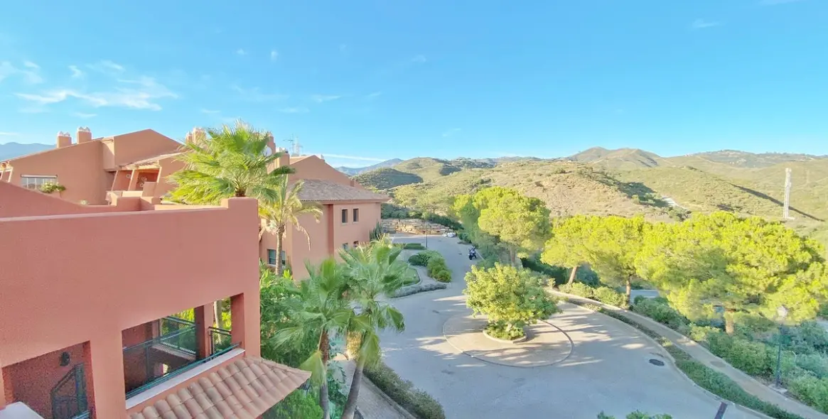 Sale of penthouse in El Rosario 36