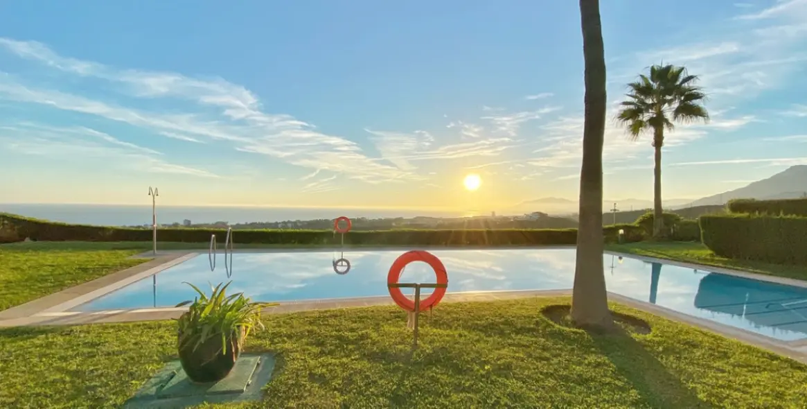 Sale of penthouse in El Rosario 40