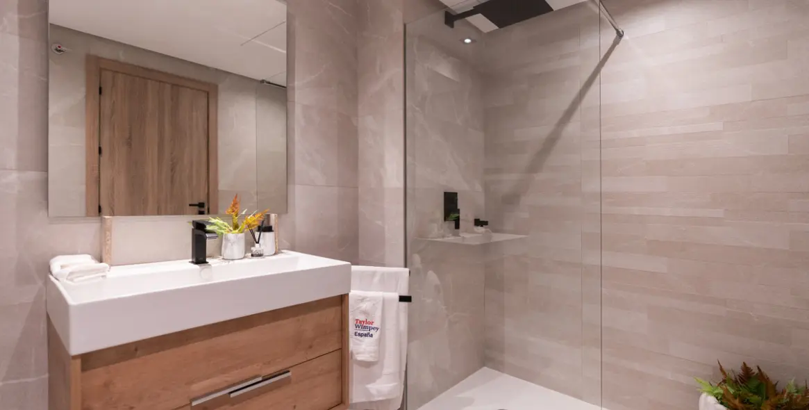 Venta de apartamento en planta media en Istán 24