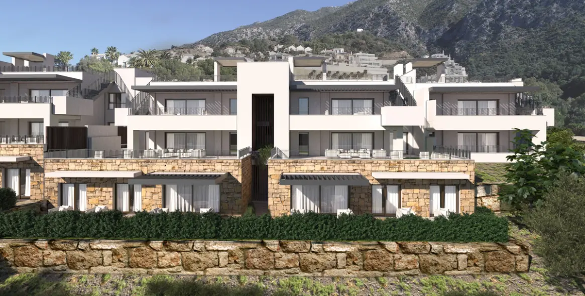 Venta de apartamento en planta media en Istán 34