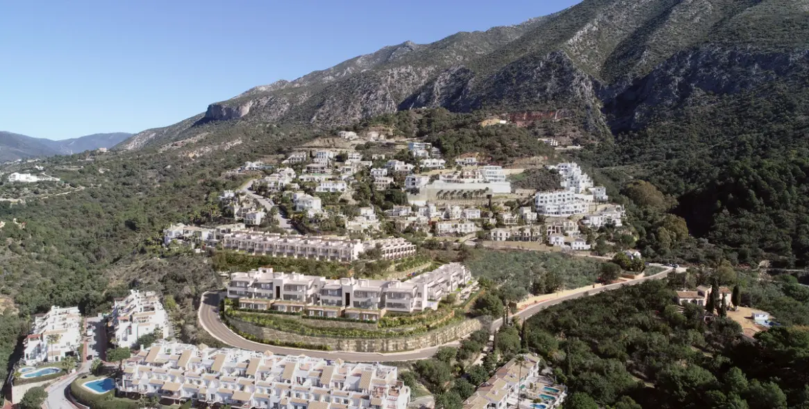 Venta de apartamento en planta media en Istán 35