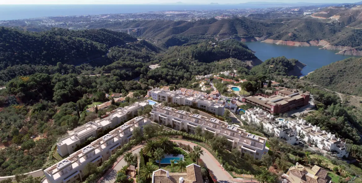 Venta de apartamento en planta media en Istán 38