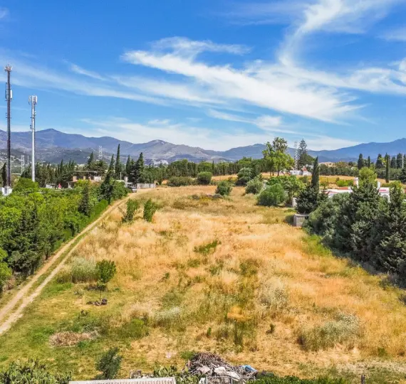 Sale of residential plot in Estepona