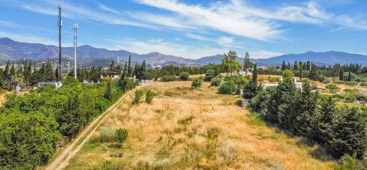 Sale of residential plot in Estepona 0