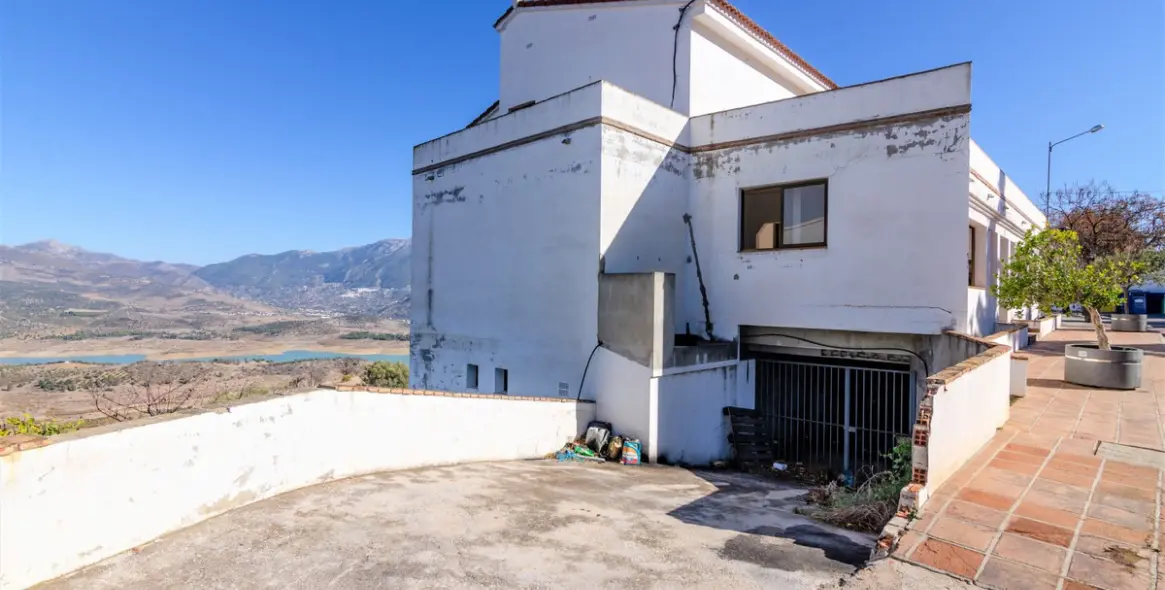 Продажа  отдельно стоящей виллы в Costa del Sol East 5