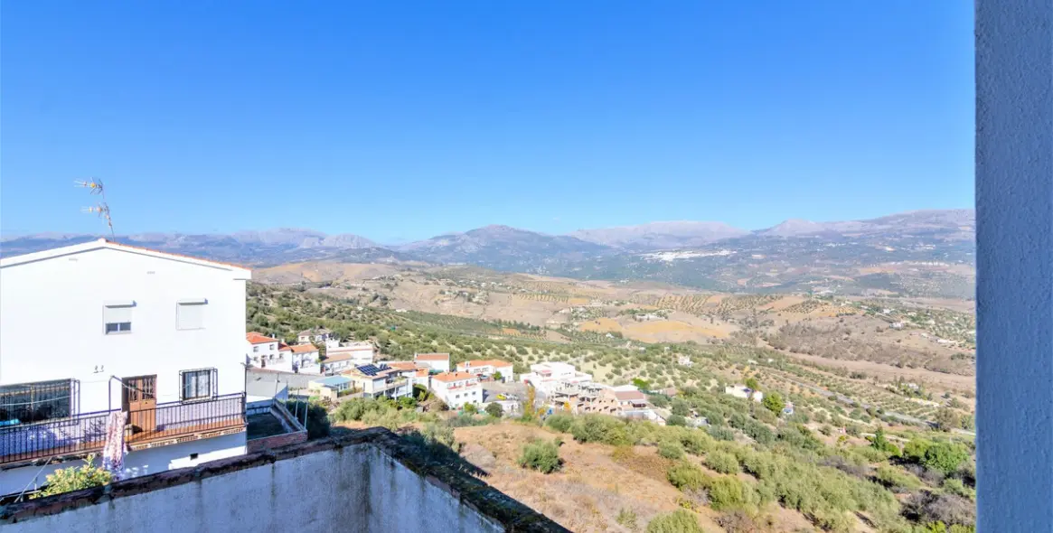 Sale of detached villa in La Viñuela 19