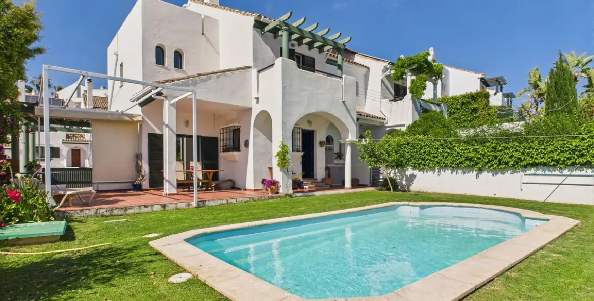 Sale of semi-detached house in Manilva 1