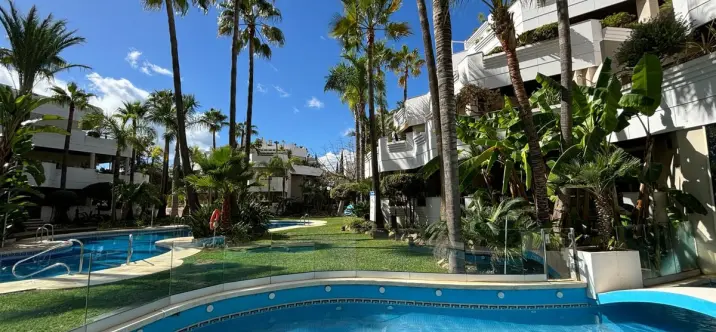 Sale of ground floor apartment in Aloha 0