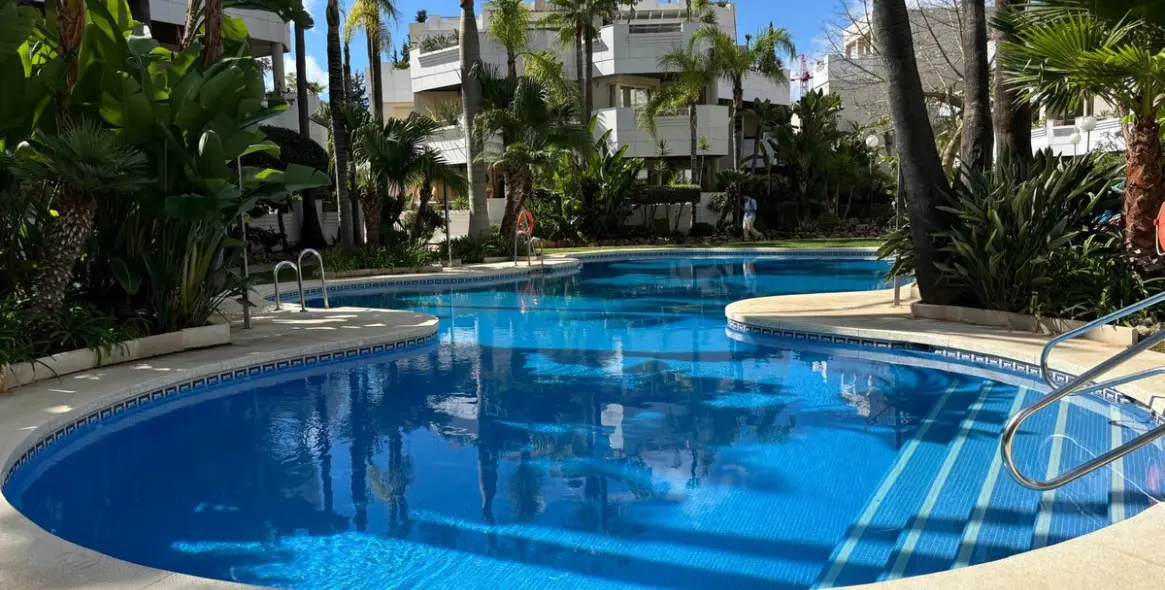 Sale of ground floor apartment in Aloha 2