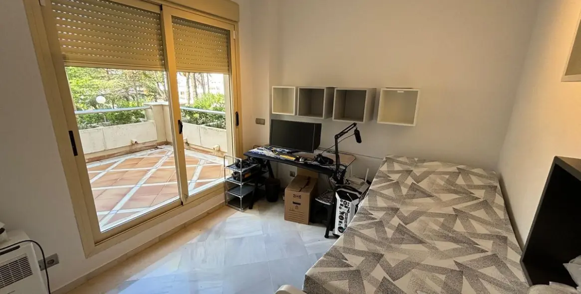 Sale of ground floor apartment in Aloha 22