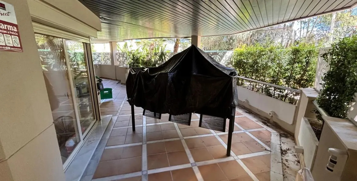 Sale of ground floor apartment in Aloha 23