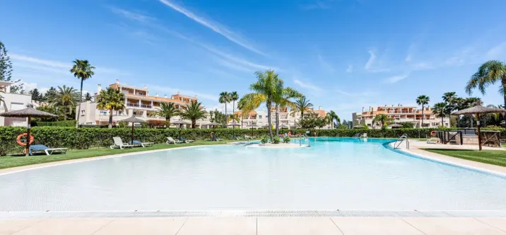 Sale of penthouse duplex in Estepona 0