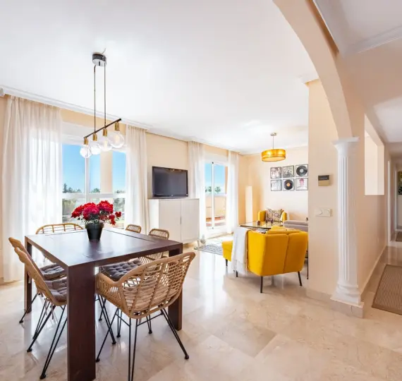 Sale of penthouse duplex in Estepona