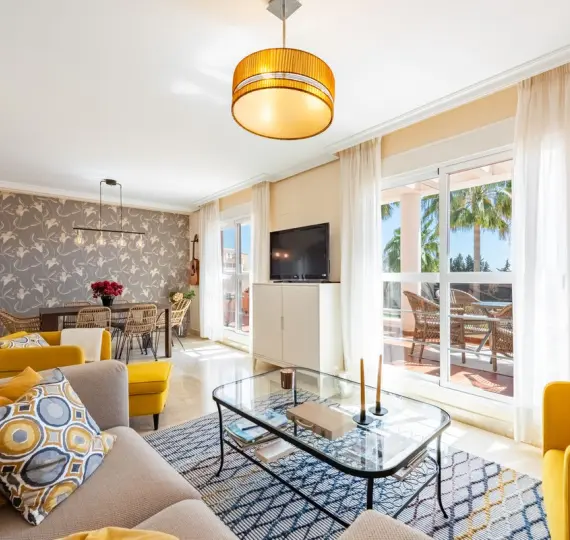 Sale of penthouse duplex in Estepona