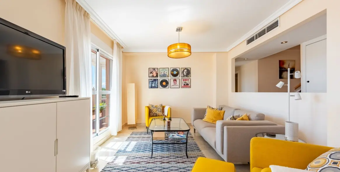 Продажа двухуровневого пентхауса в Estepona 8