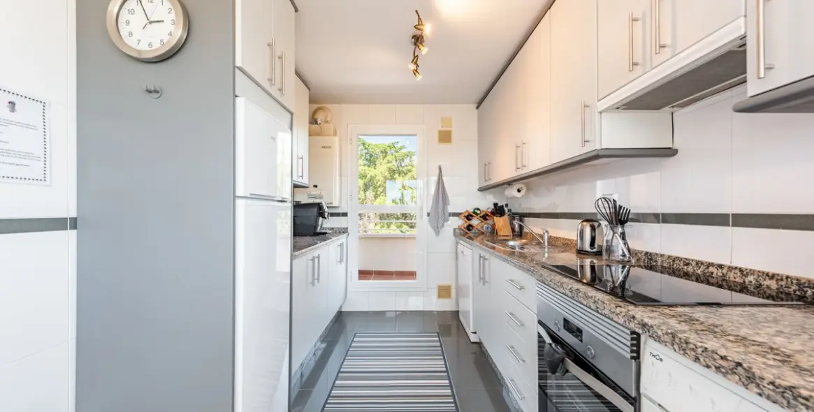 Продажа двухуровневого пентхауса в Estepona 10