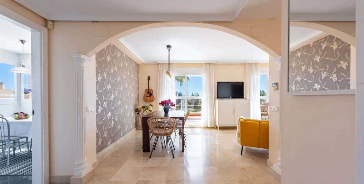 Продажа двухуровневого пентхауса в Estepona 11