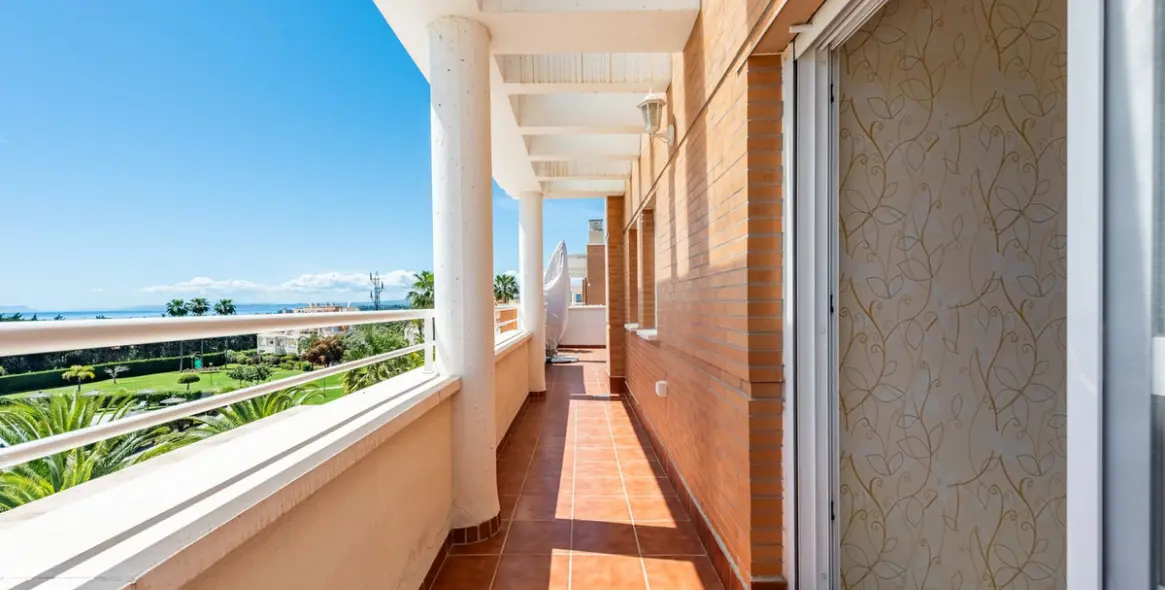 Продажа двухуровневого пентхауса в Estepona 13