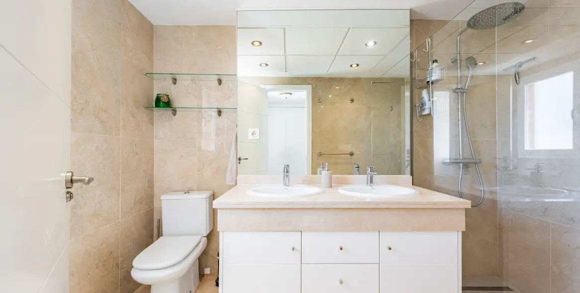 Продажа двухуровневого пентхауса в Estepona 14