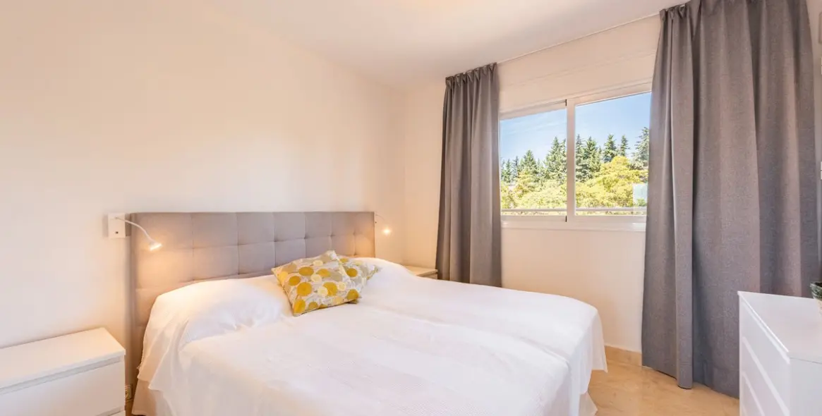 Продажа двухуровневого пентхауса в Estepona 15