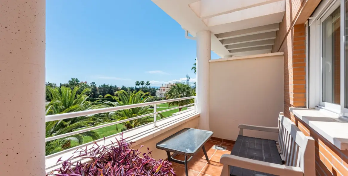 Продажа двухуровневого пентхауса в Estepona 20