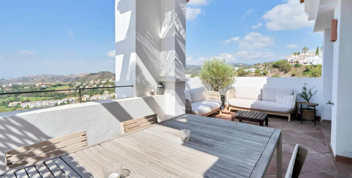 Sale of penthouse in La Heredia 2