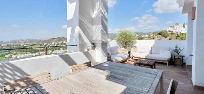 Sale of penthouse in La Heredia 1