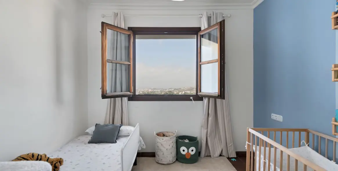 Sale of penthouse in La Heredia 9