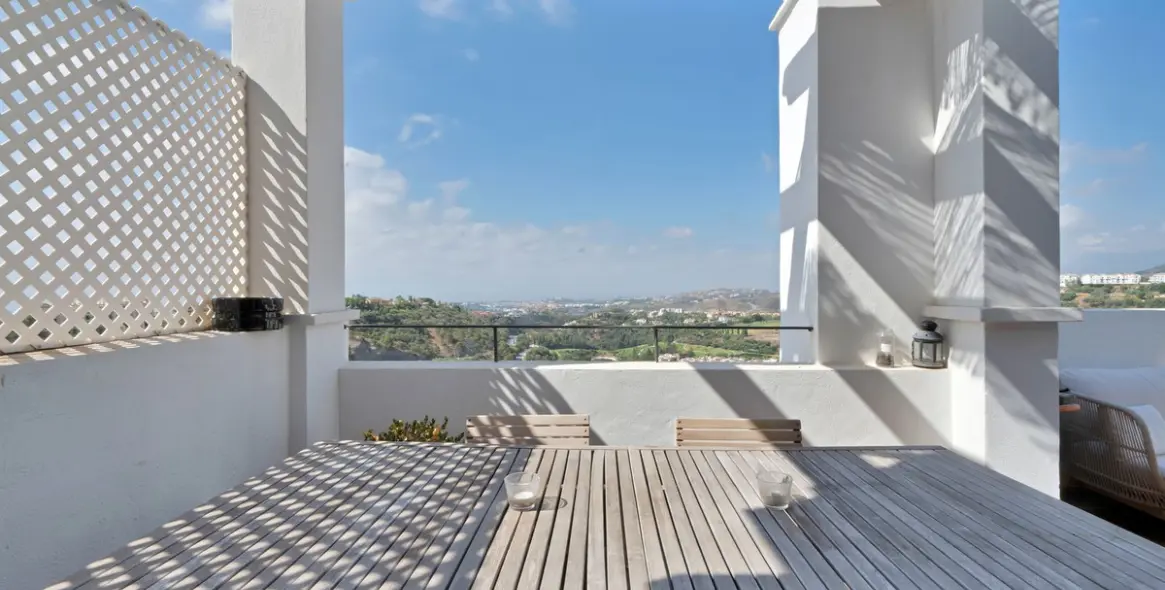 Sale of penthouse in La Heredia 14