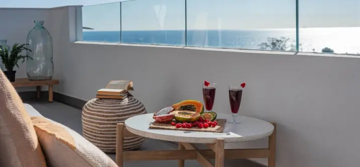 Sale of middle floor apartment in Rincón de la Victoria 0