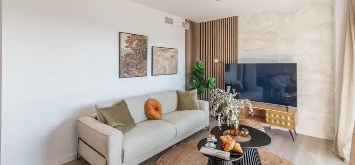 Sale of middle floor apartment in Rincón de la Victoria 2