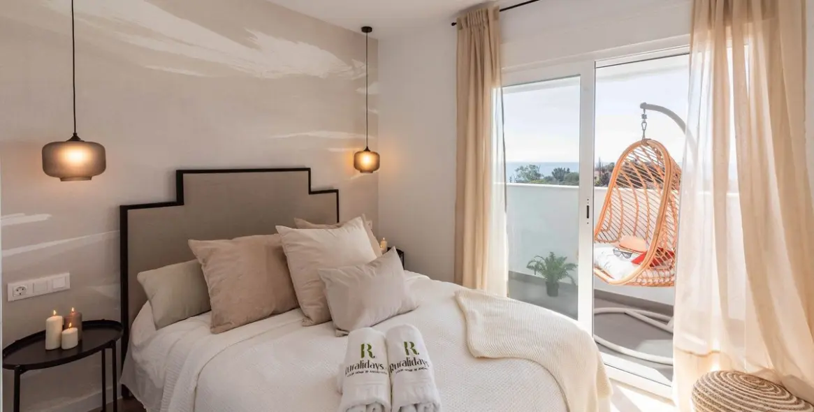 Sale of middle floor apartment in Rincón de la Victoria 15