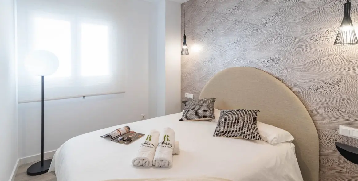 Sale of middle floor apartment in Rincón de la Victoria 18